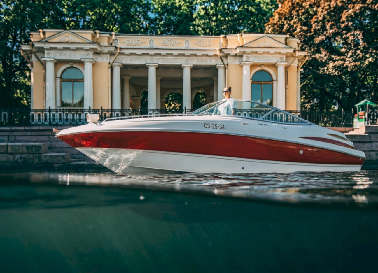 Катер Moulin Rouge